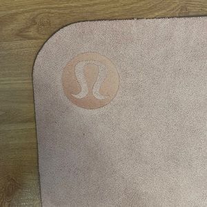 Lululemon “Carry Onwards Travel Yoga Mat”